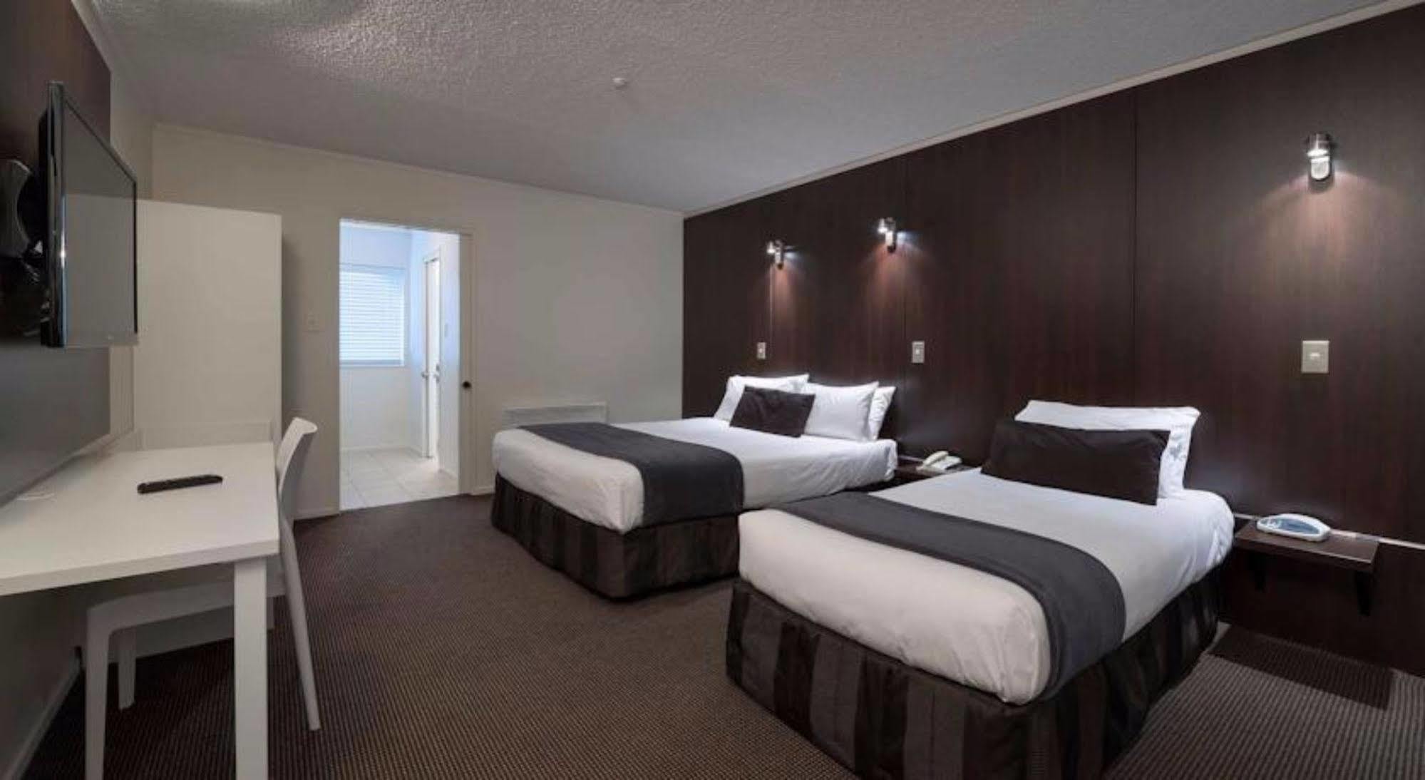 The Towers On The Park Hotel Christchurch Exterior foto